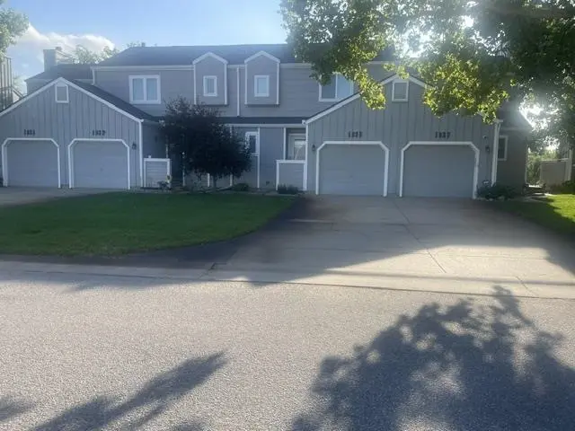 1037 N Lakewind, Wichita, KS 67212