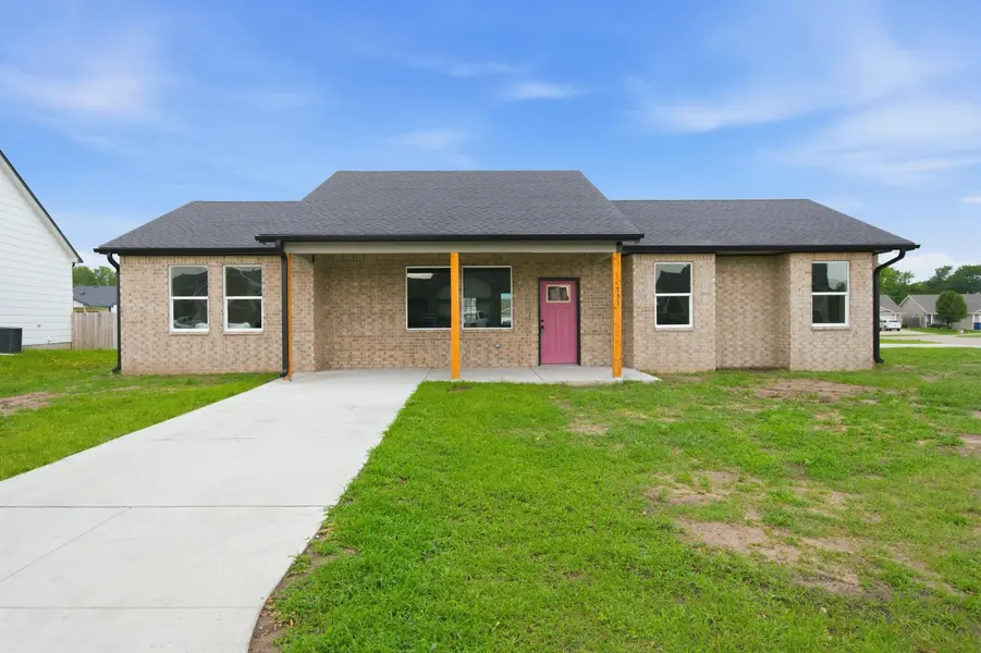 731 N Wakefield Ave, Valley Center, KS 67147