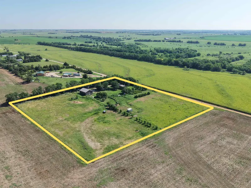 951 N 170th Road, Minneapolis, KS 67467