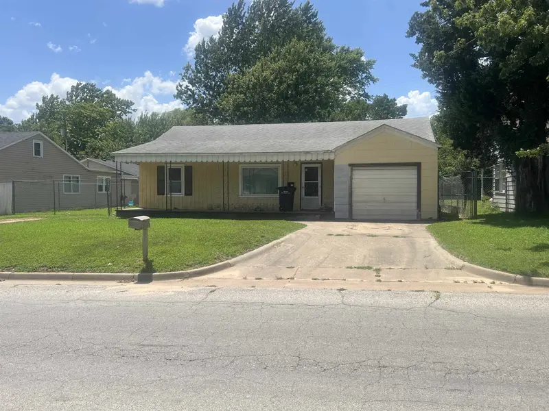 1611 N 8, Arkansas City, KS 67005