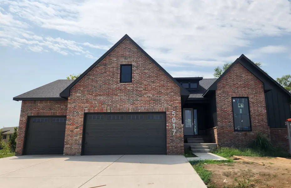 5017 N Shoreside St, Maize, KS 67101