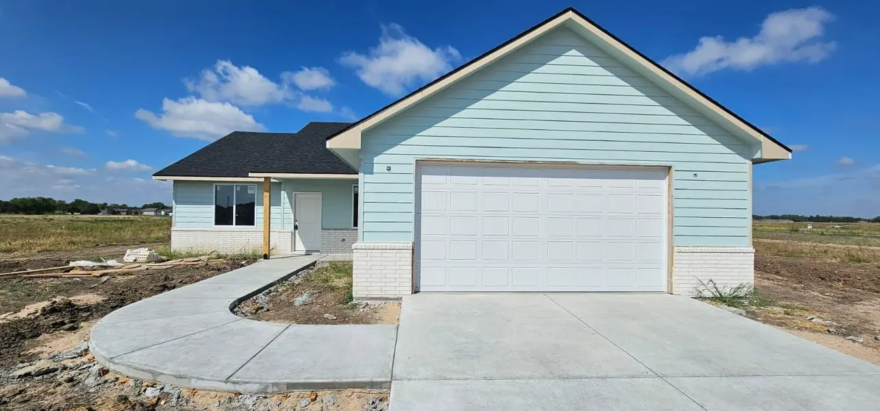 121 S Midway St., Valley Center, KS 67147