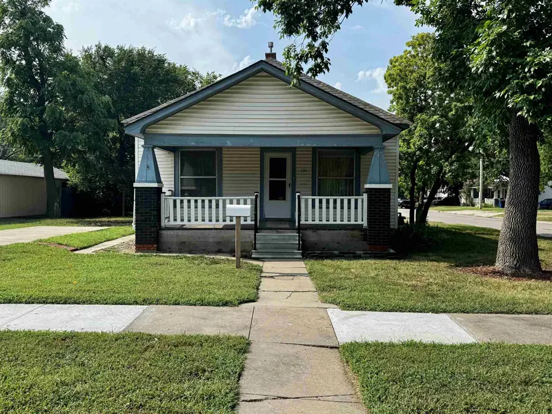 131 SW 5th, Newton, KS 67114