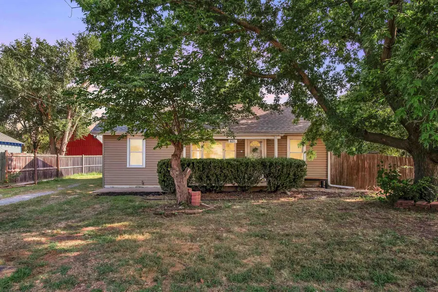 621 W Grant St, Mcpherson, KS 67460