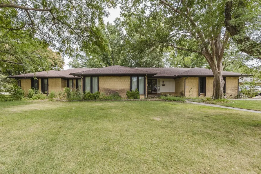 2243 W Bella Vista, Wichita, KS 67203