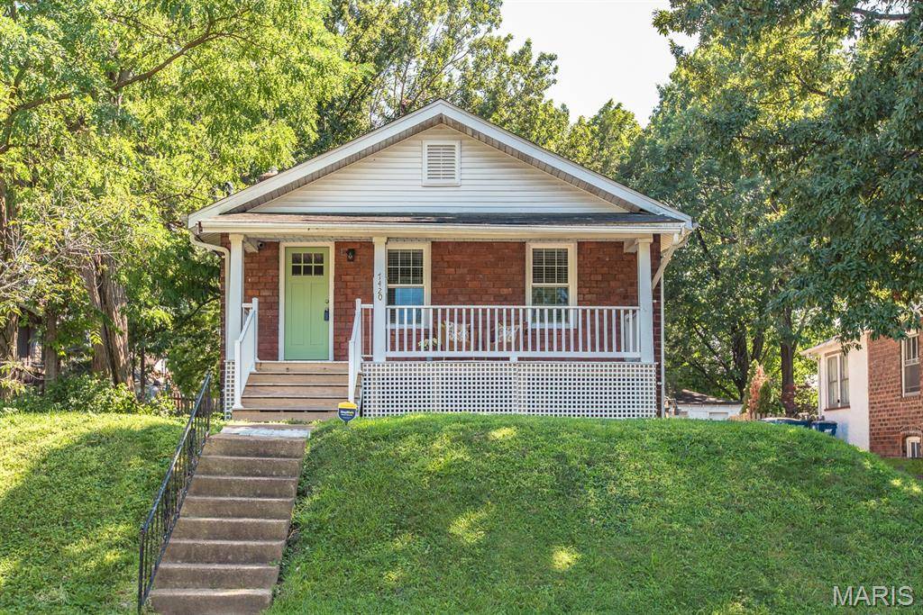 7420 Richmond PL, Maplewood, MO 63143