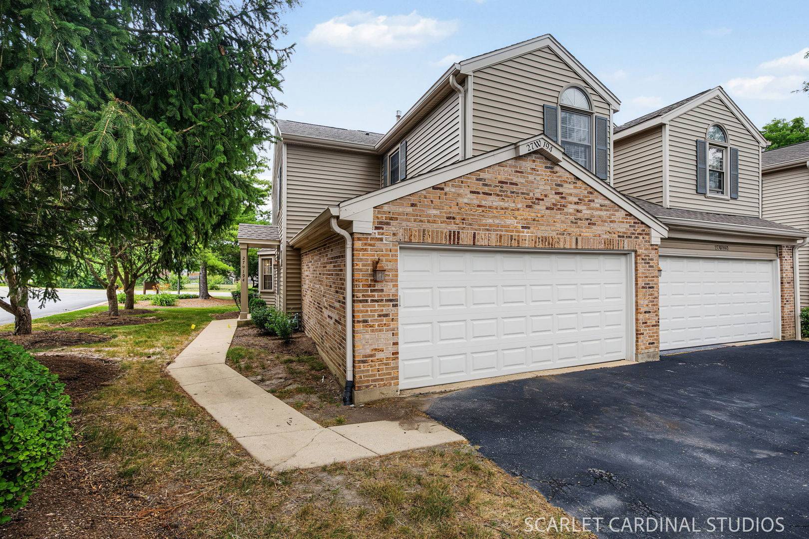 27W194 Emerson CT, Winfield, IL 60190