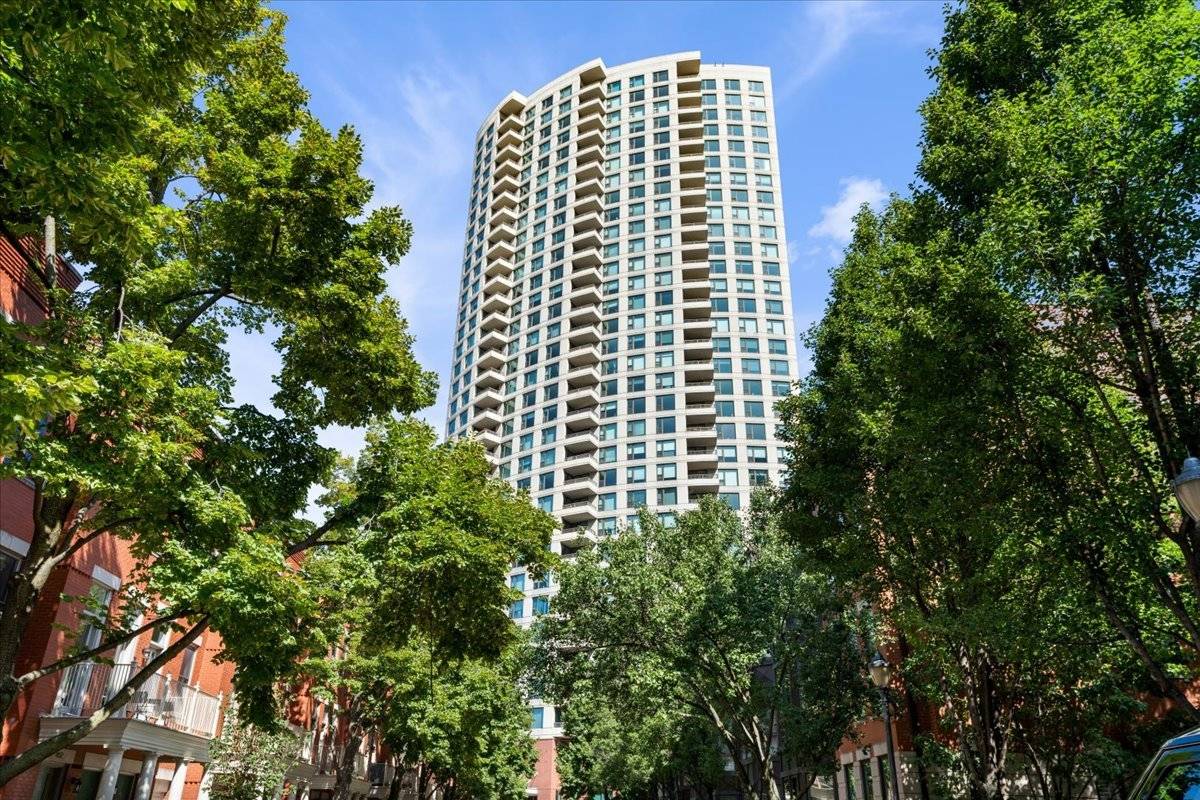 501 N Clinton ST #1304, Chicago, IL 60654