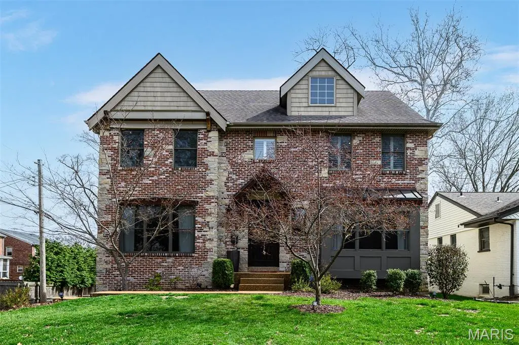 7902 Teasdale AVE, St Louis, MO 63130