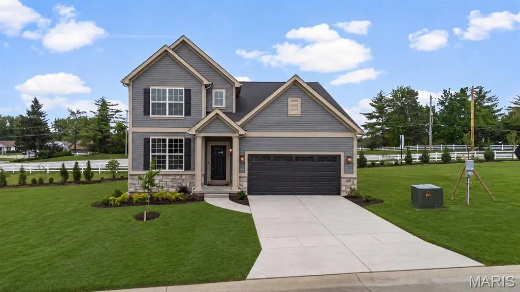 369 Strawberry Grove Drive, O'fallon, MO 63376