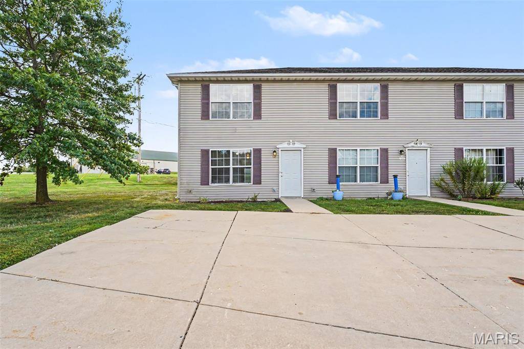 1055 Arlington WAY, Warrenton, MO 63383