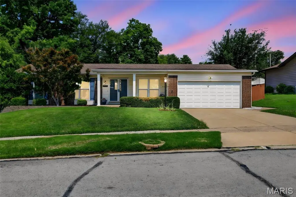 13211 Windygate LN, St Louis, MO 63146