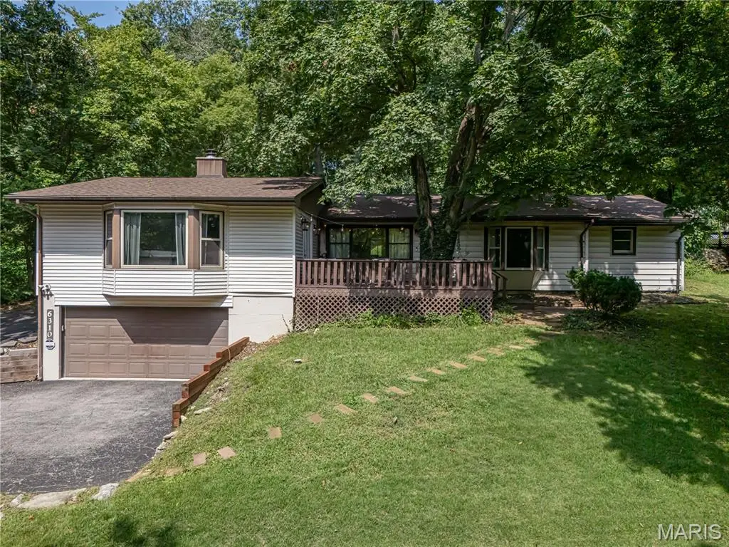 6310 Heintz RD, Oakville, MO 63129