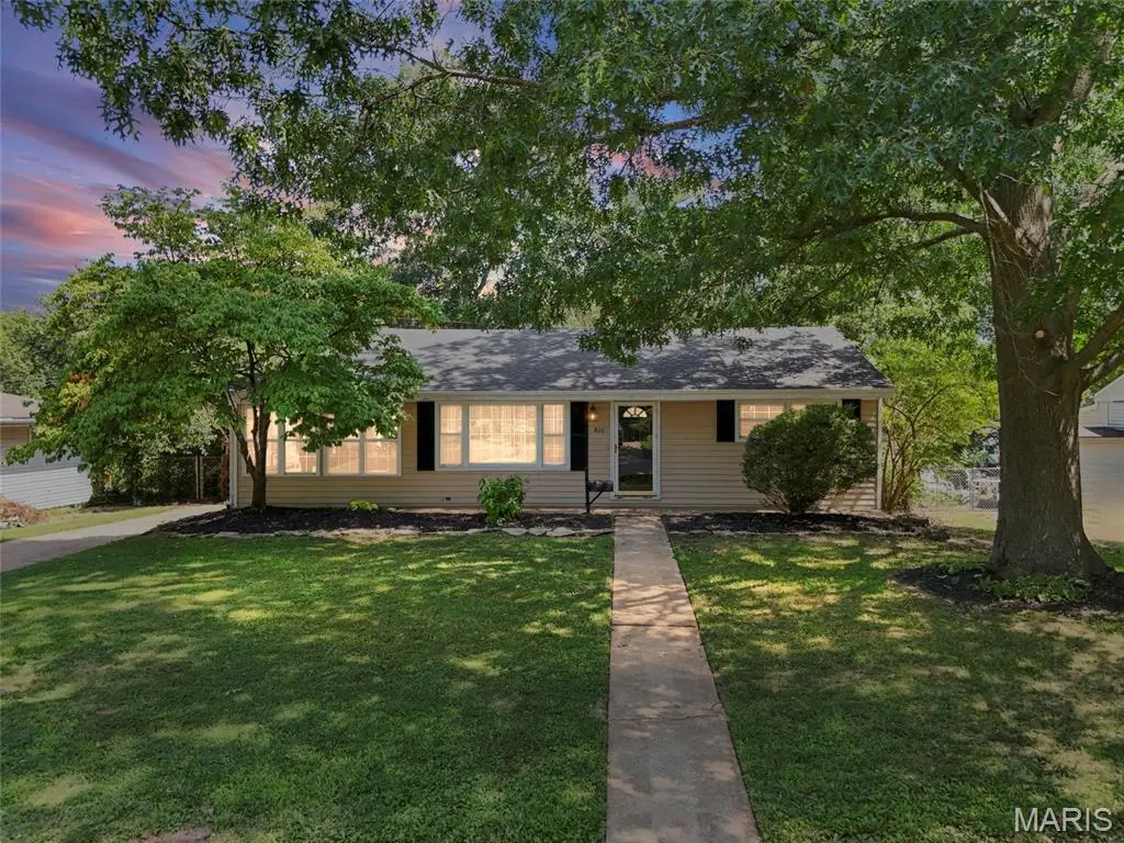 810 Brookdale DR, St Louis, MO 63119