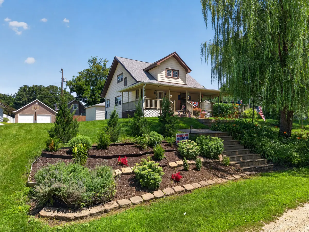 940 E Main ST, Ottawa, IL 61350