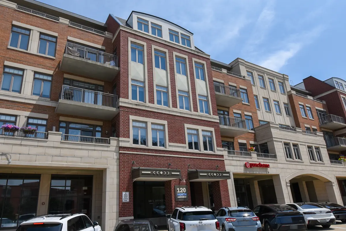 120 N Northwest HWY #304, Park Ridge, IL 60068