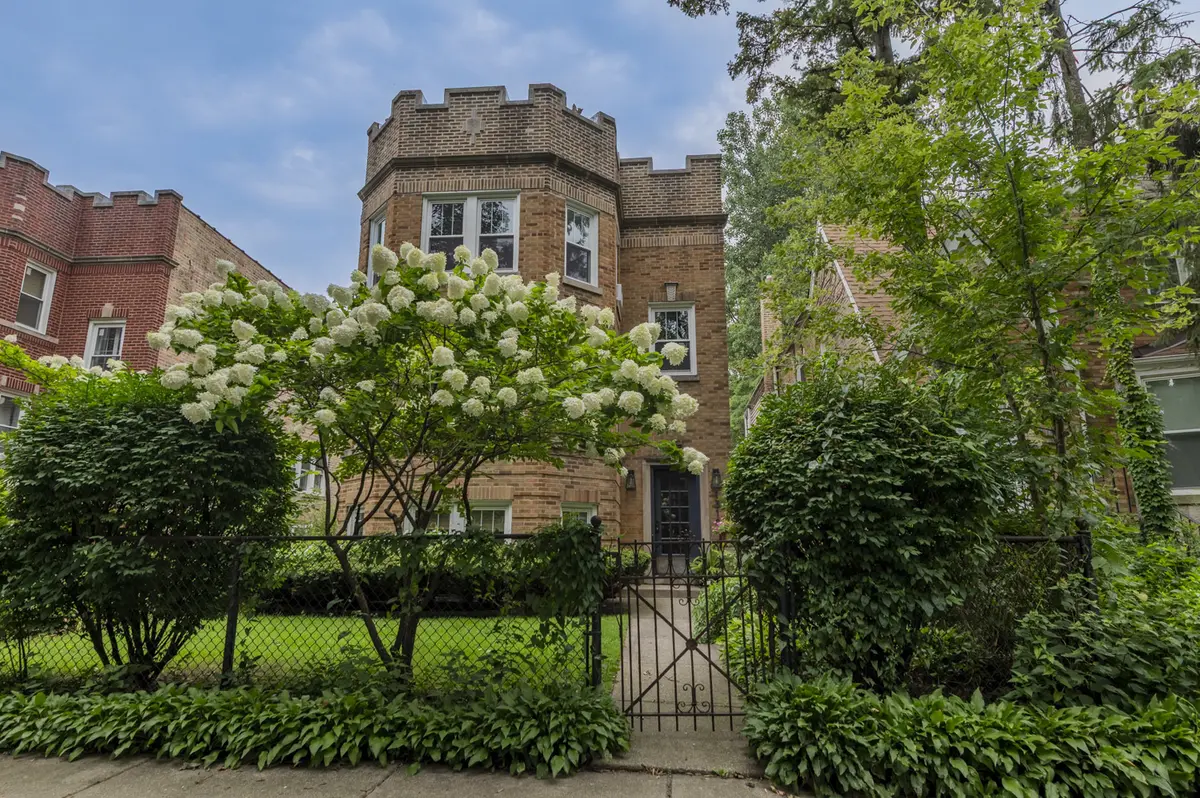 1318 Dewey AVE #2, Evanston, IL 60201