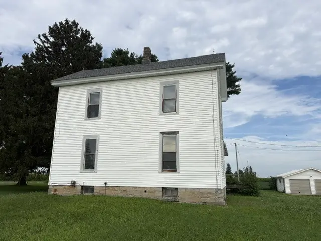 2295 170th AVE, Reynolds, IL 61279