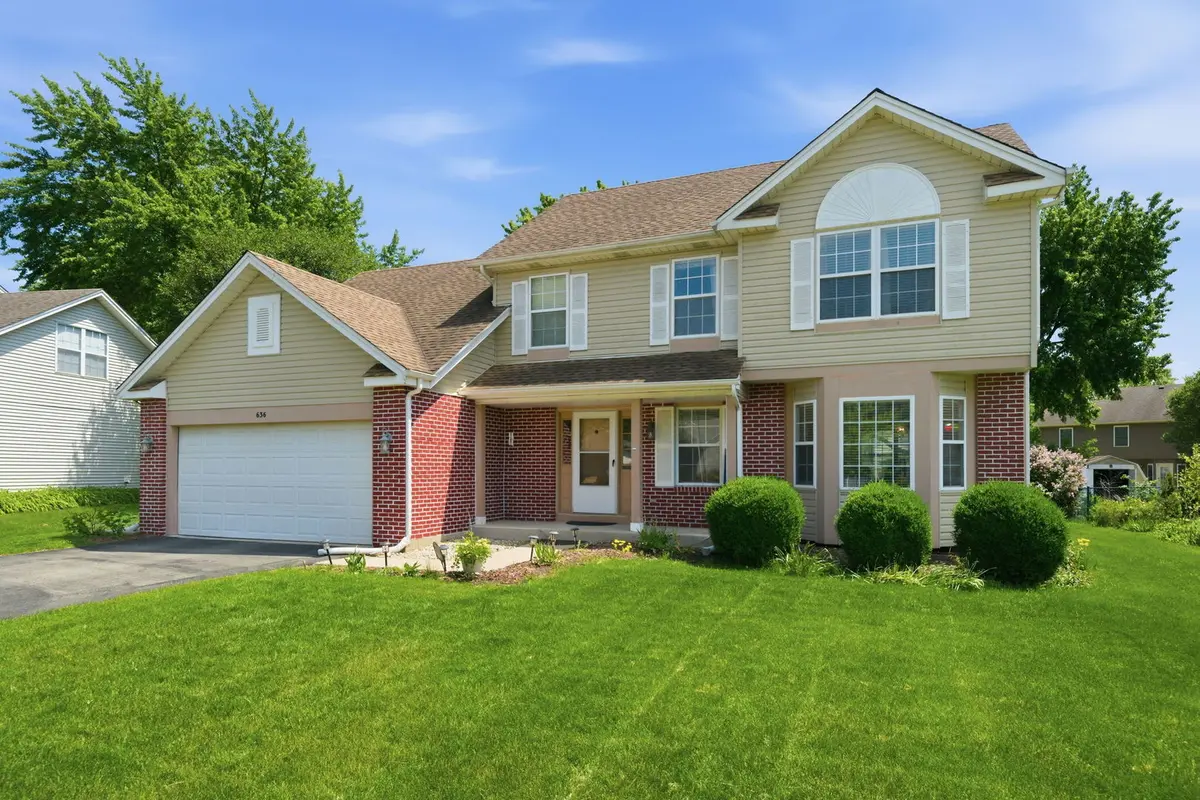 636 Briarwood LN, Oswego, IL 60543