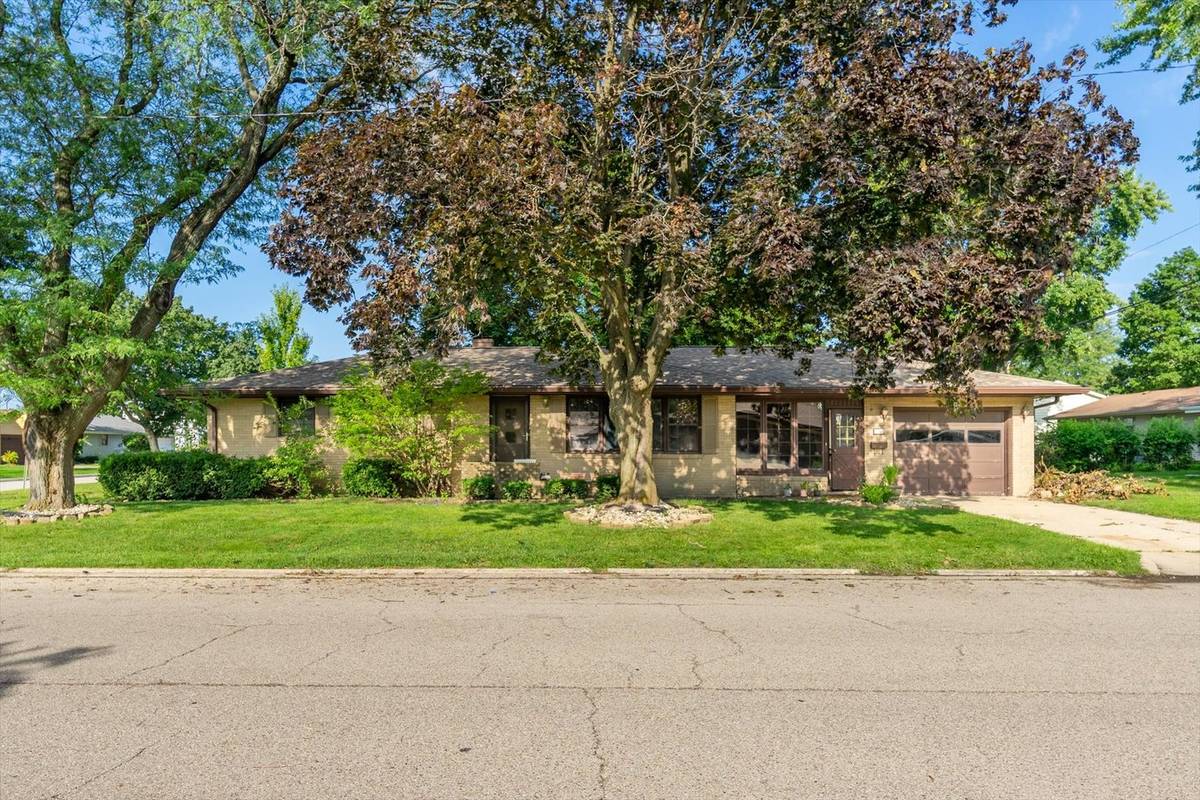 2304 Plum ST, Peru, IL 61354