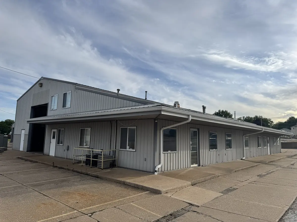 120 Lost Grove RD, Princeton, IA 52768