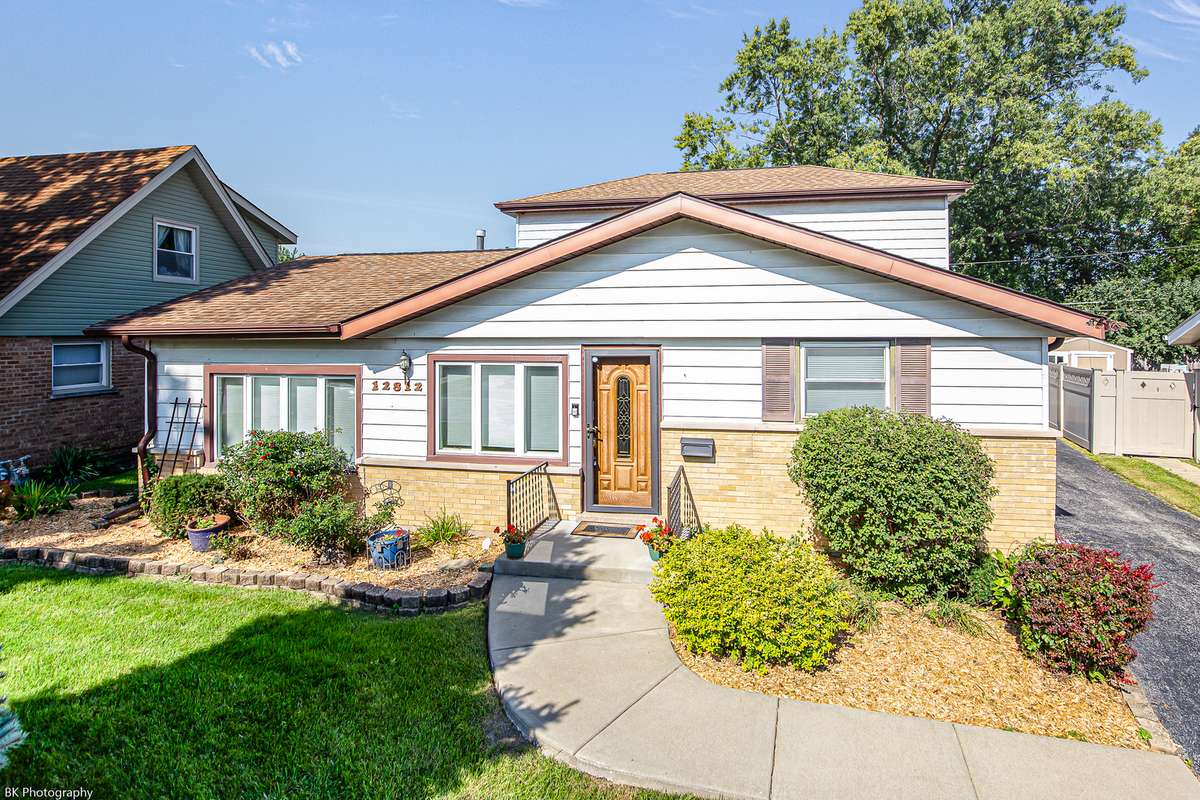 12812 Terrace LN, Crestwood, IL 60418