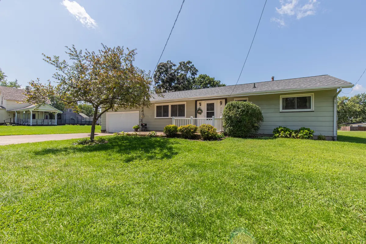 220 N Knox ST, Princeton, IL 61356