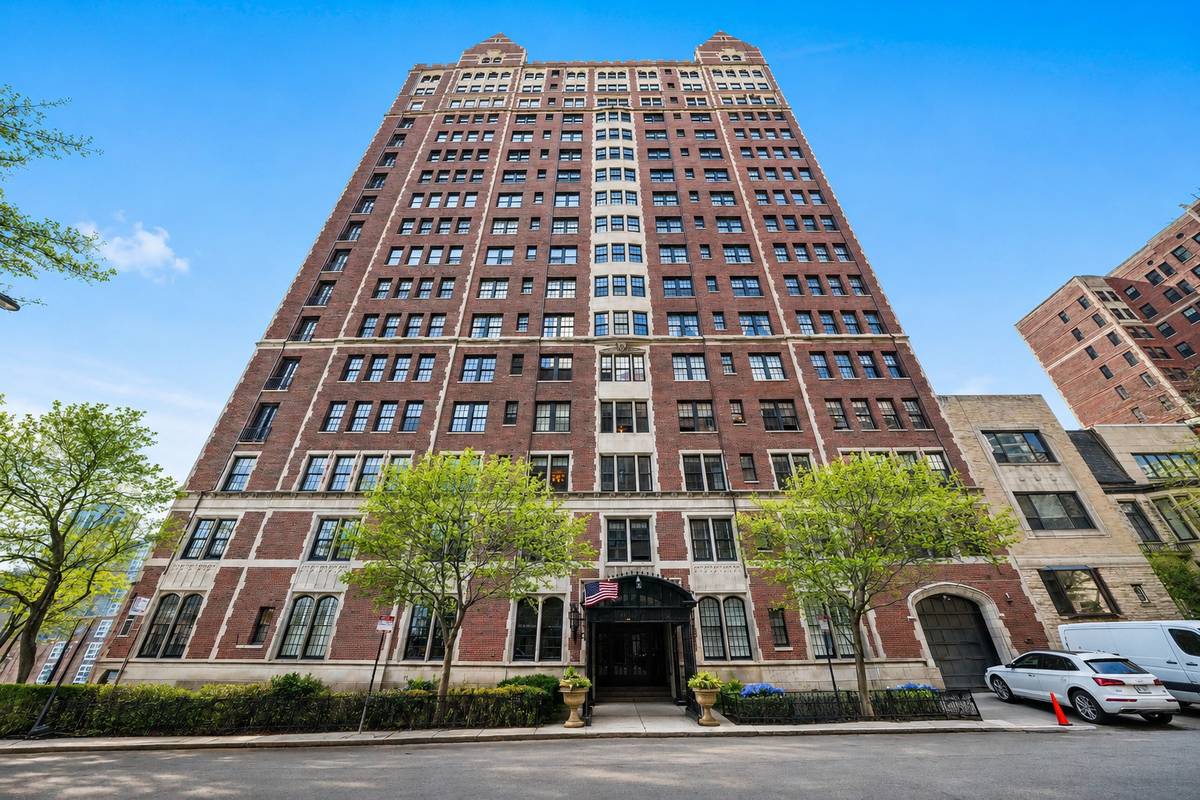 1120 N LAKE SHORE DR #18CD, Chicago, IL 60611