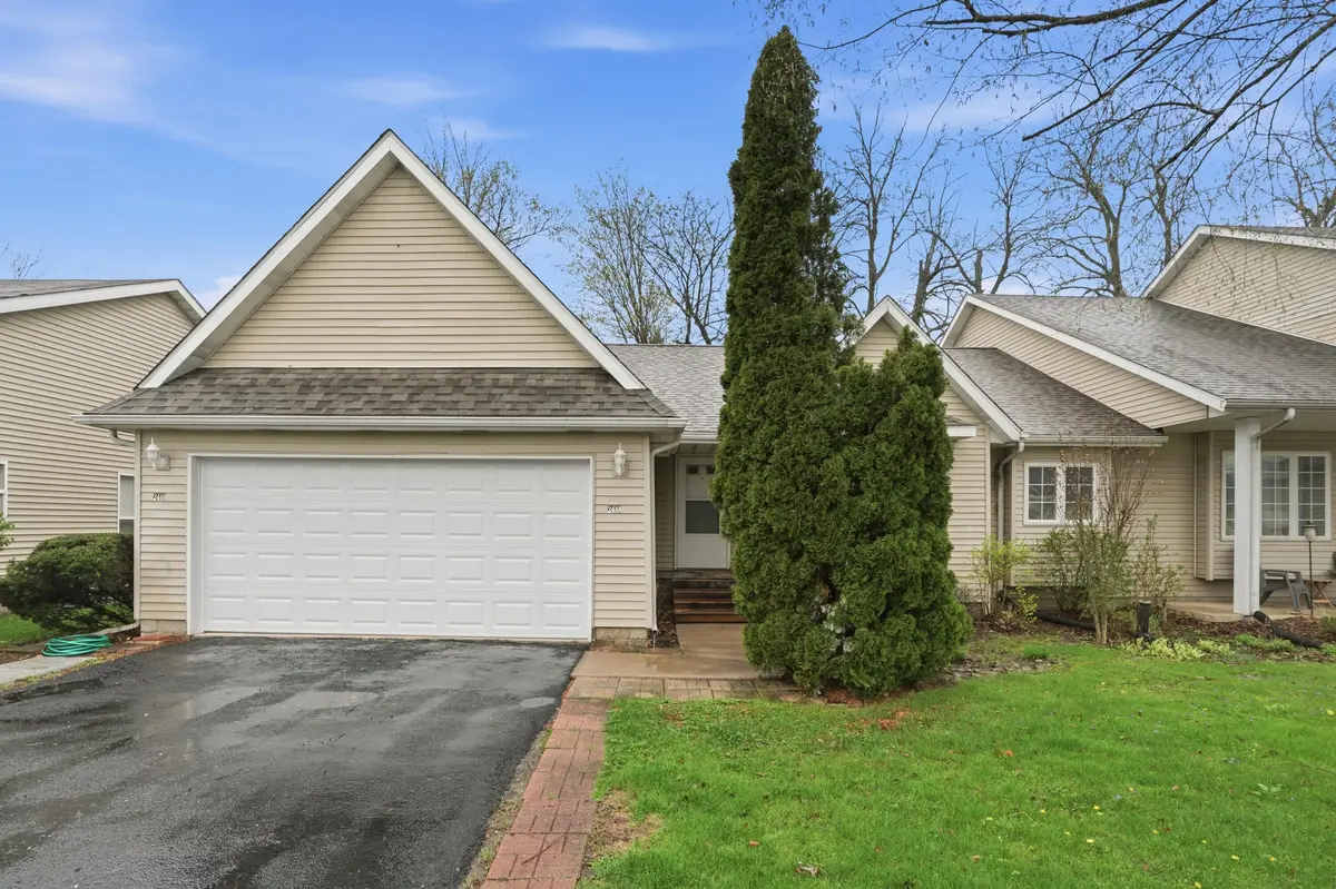 2410 Primrose DR, Valparaiso, IN 46383
