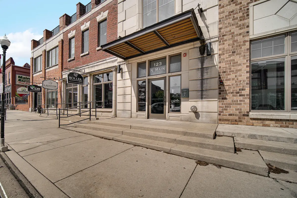123 N Main ST #301, Crown Point, IN 46307