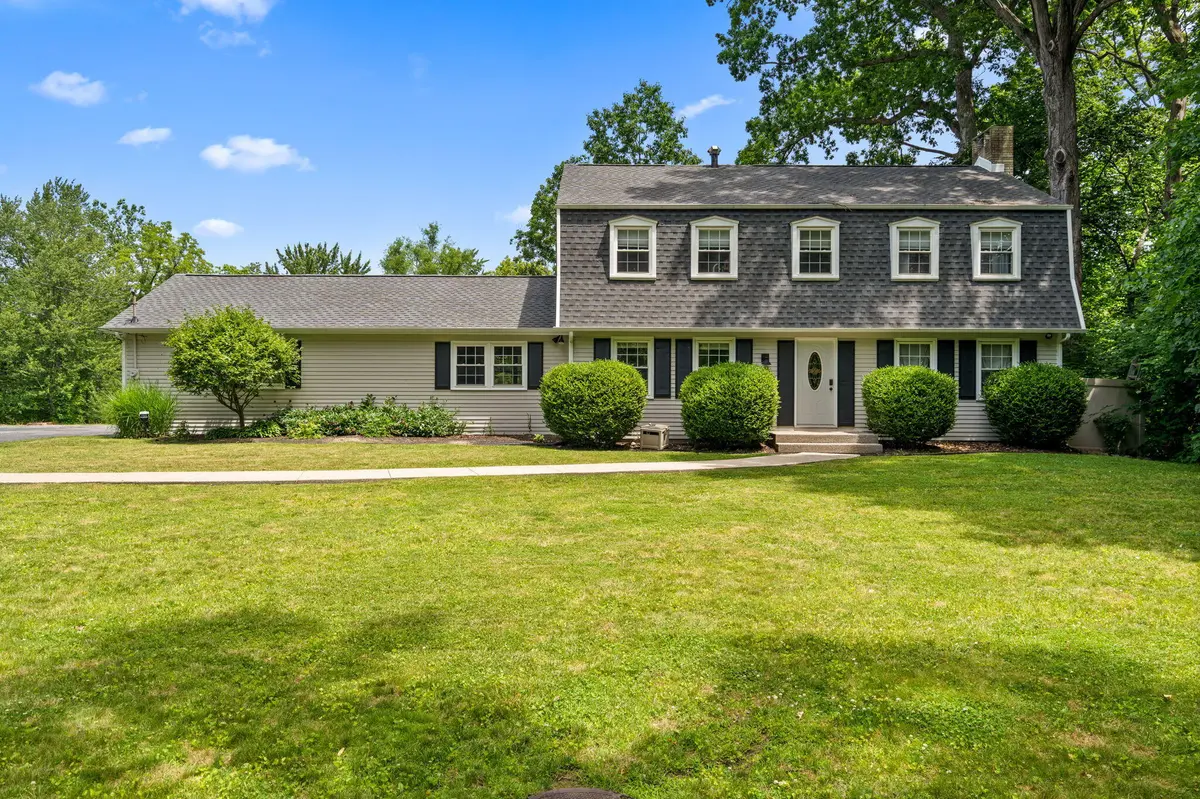 1695 Starwood DR, Chesterton, IN 46304