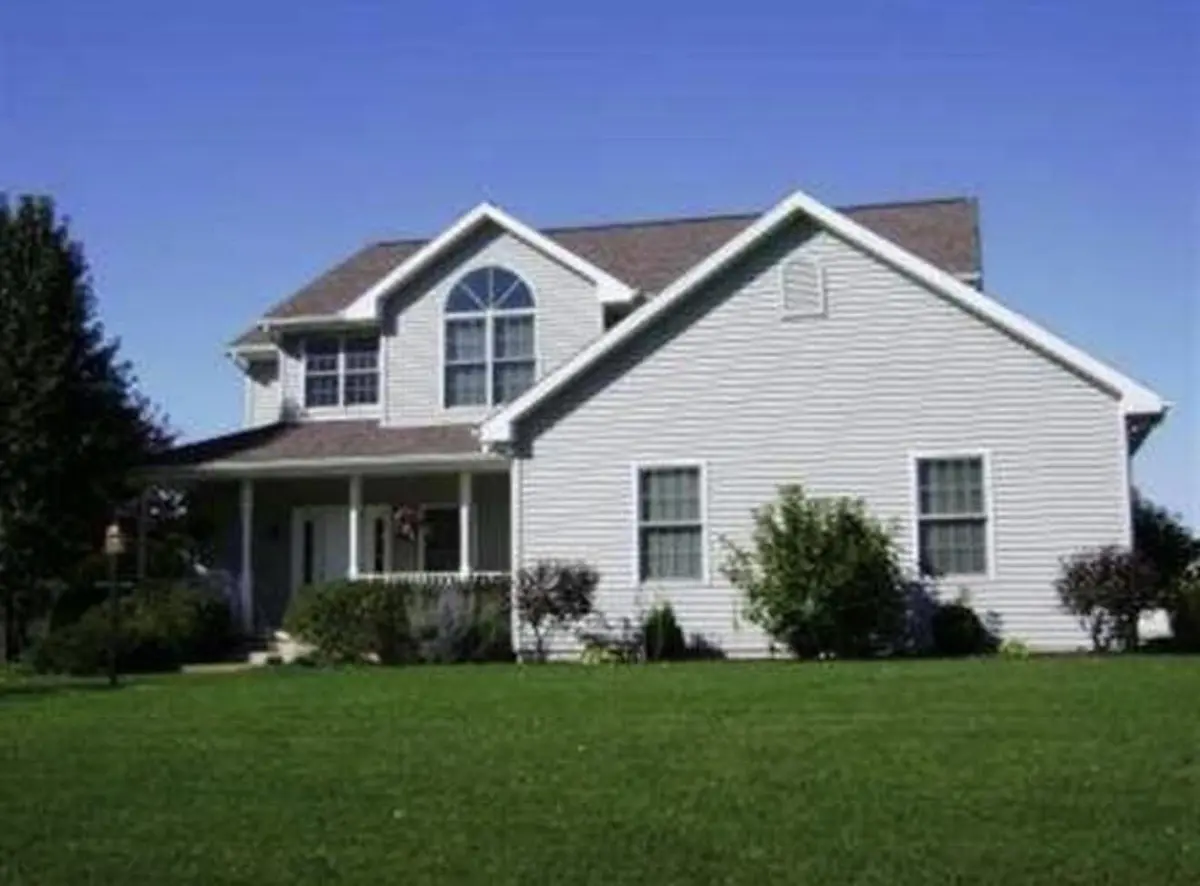3307 N Hickory CT, Warsaw, IN 46582