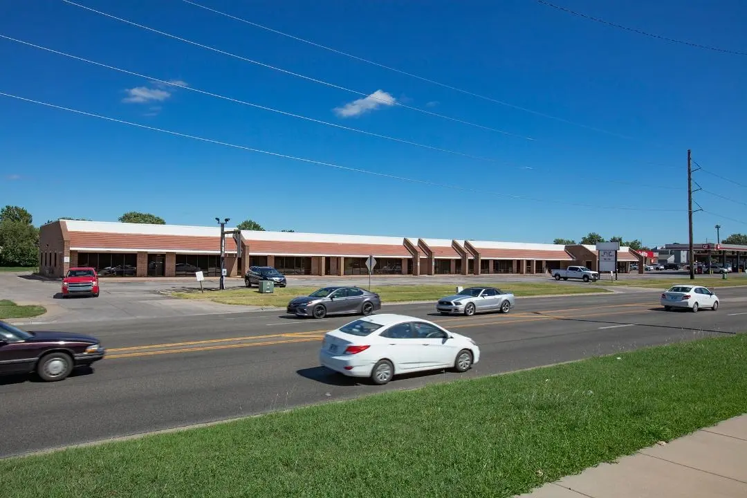2040 S Rock Road, Wichita, KS 67207-5304