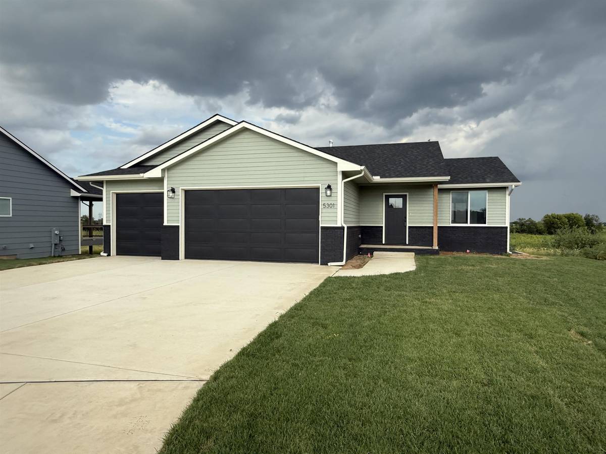 5301 W 42nd St S, Wichita, KS 67215