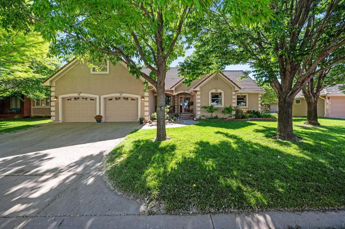 6907 W Garden Ridge Ct, Wichita, KS 67205