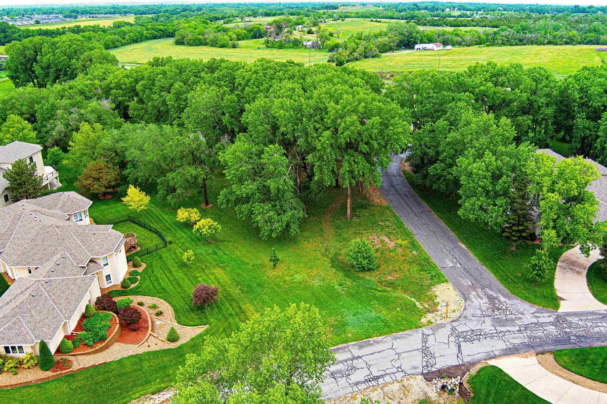 00000 Glencoe Circle, Salina, KS 67401