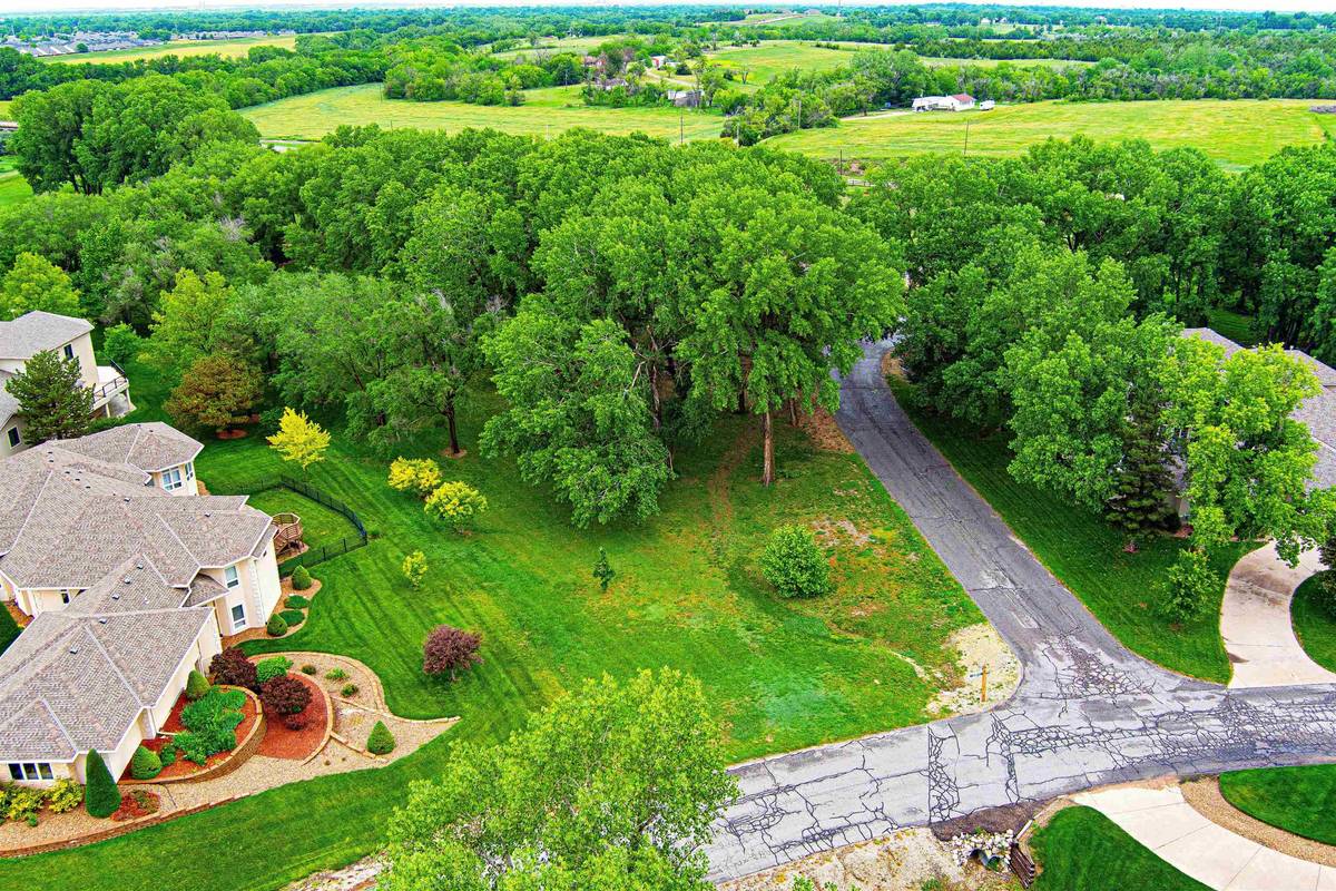 00000 Glencoe Circle, Salina, KS 67401