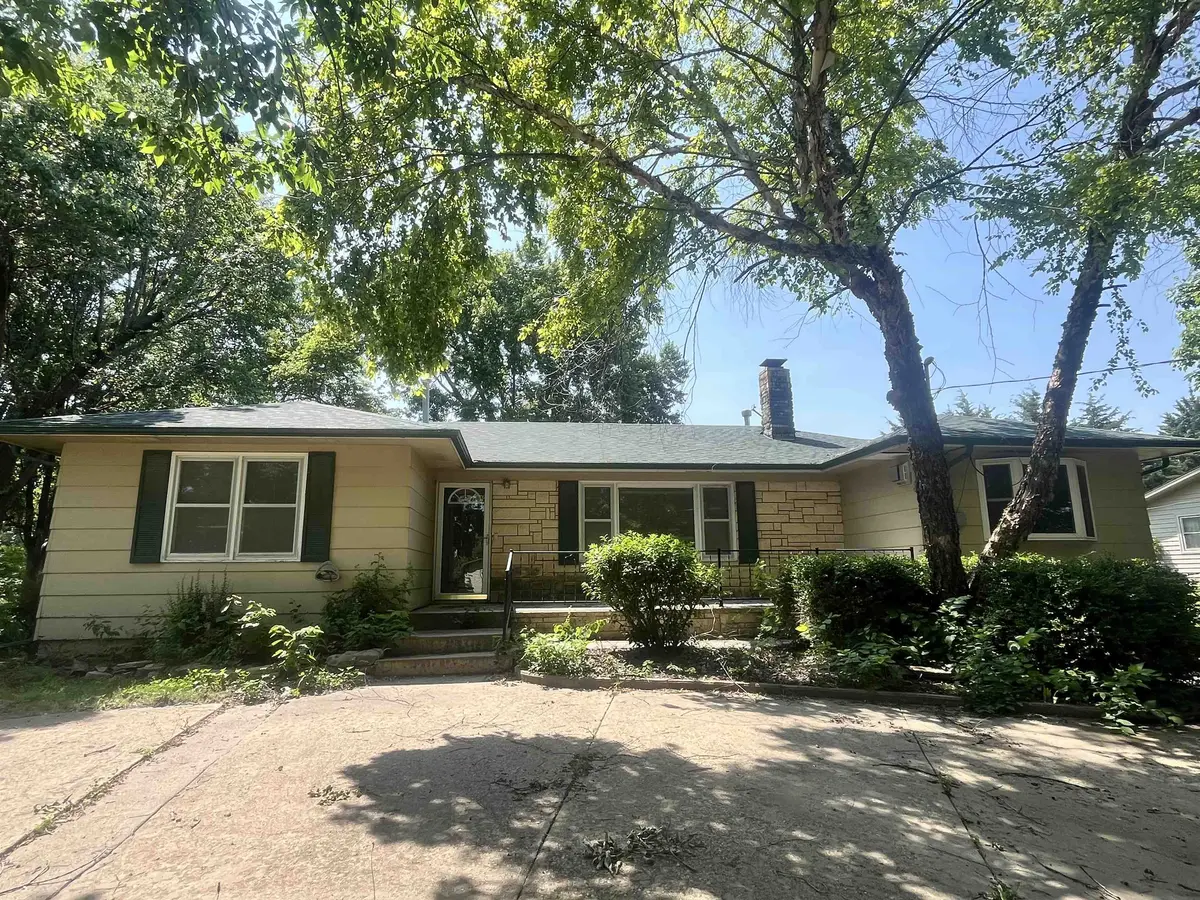 7 Prairie Ln, Marion, KS 66861