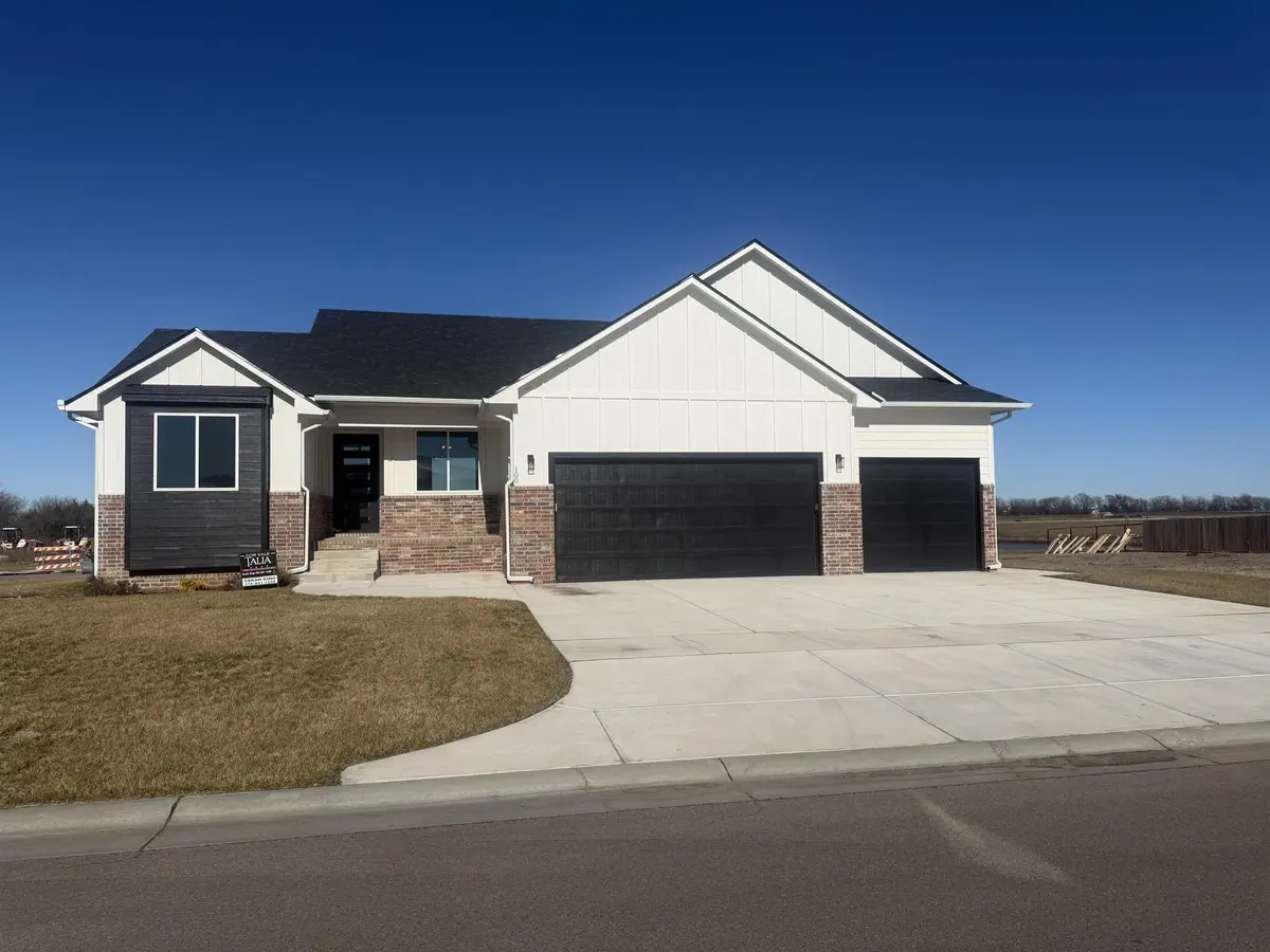 100 S Wellcrest Ct., Wichita, KS 67052
