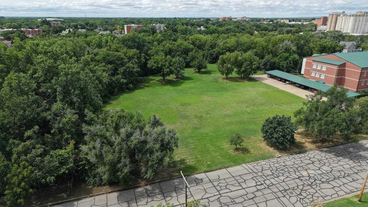 0000 E Elm, Salina, KS 67401
