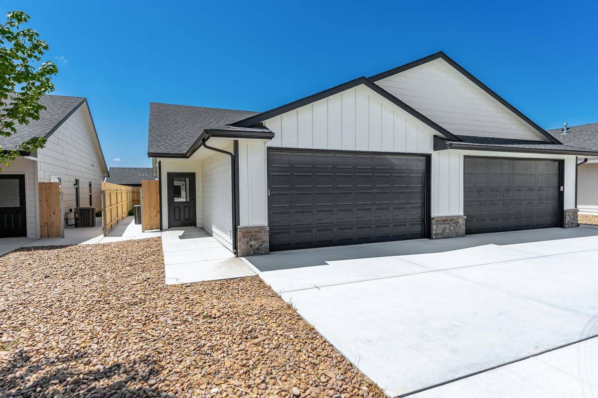 501 E Harper St, Valley Center, KS 67147-8955