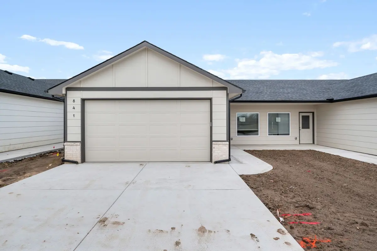 841 S Wybern St, Valley Center, KS 67147-8977