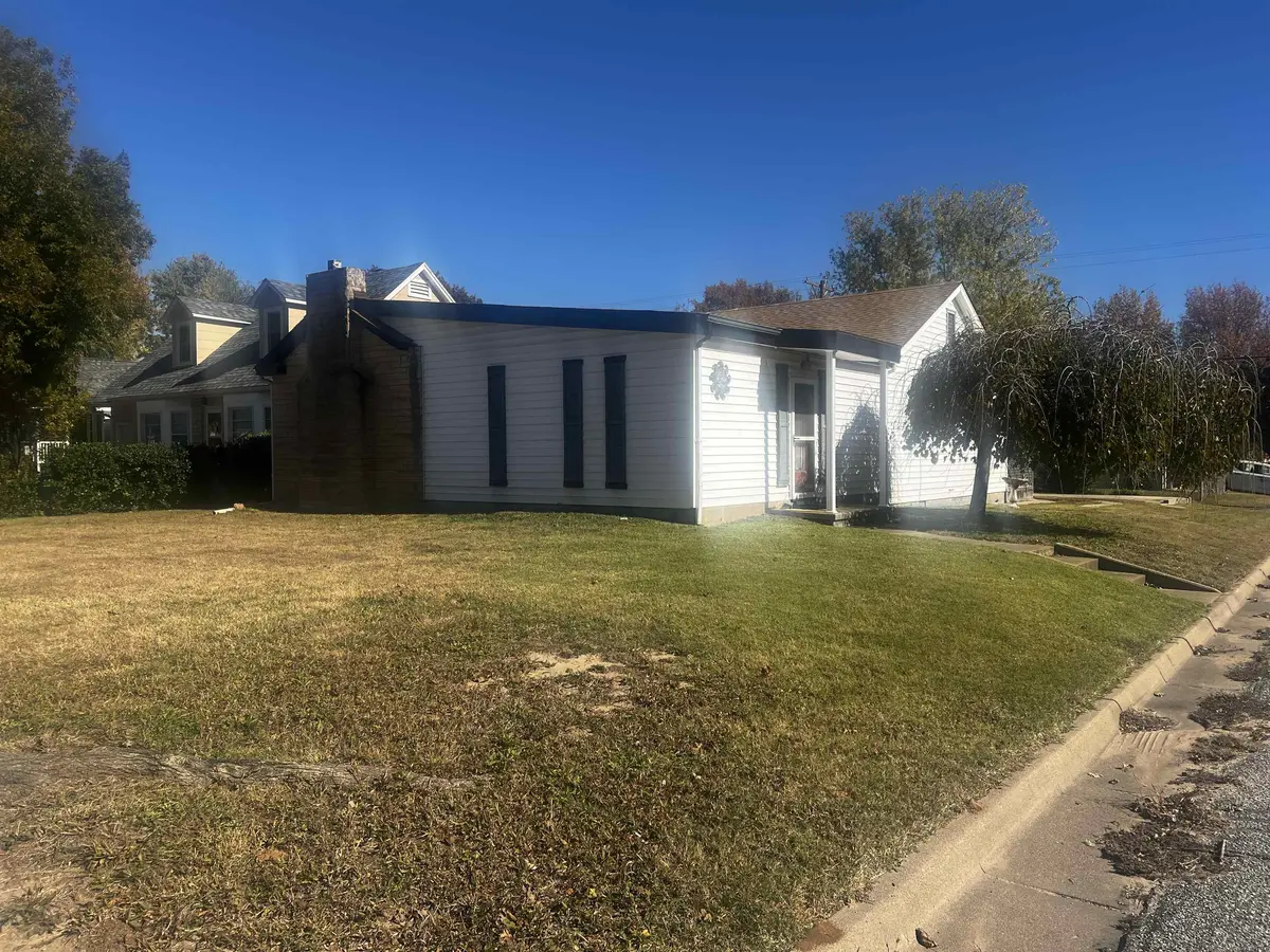 1702 N 8, Arkansas City, KS 67005