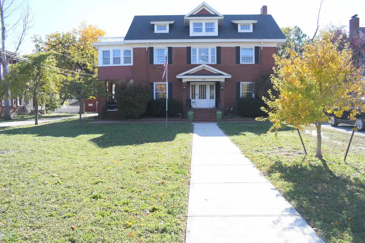219 W Prescott Ave, Salina, KS 67401