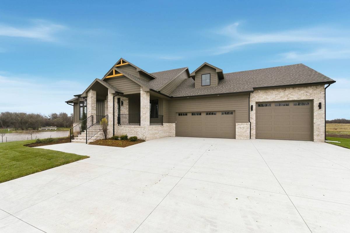 16775 W Hickory Ct, Goddard, KS 67052