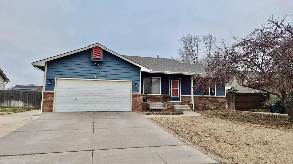 1314 E Hurley St, Haysville, KS 67060