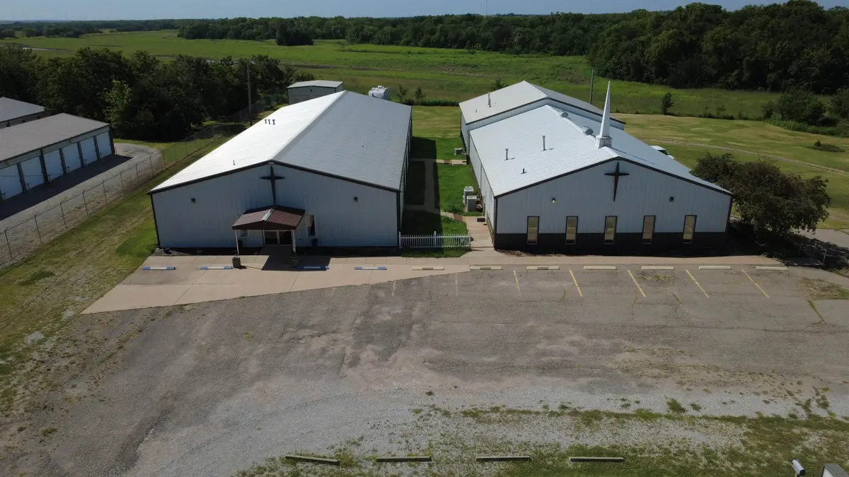 326 W Botkin St, Wellington, KS 67152