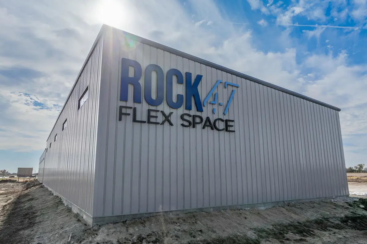 9125 E 47th St S, Derby, KS 67037-9406
