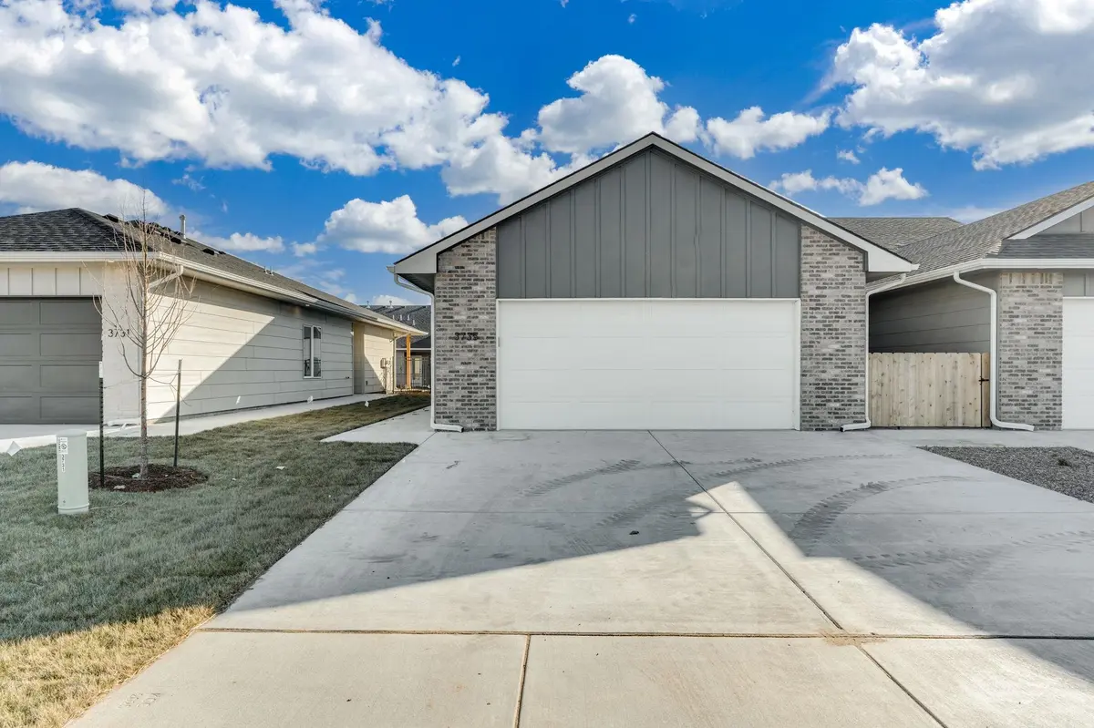 3006 N Westridge Dr, Wichita, KS 67205