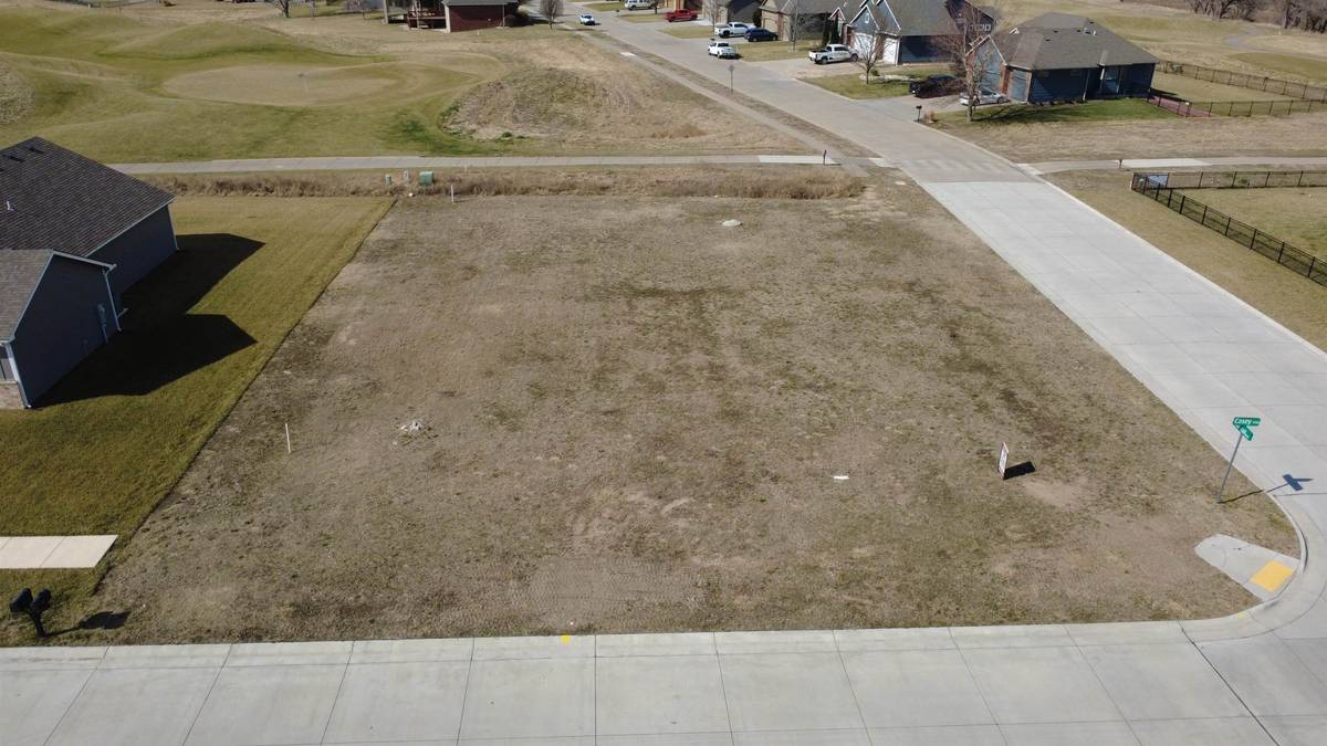1701 Casey, Newton, KS 67114